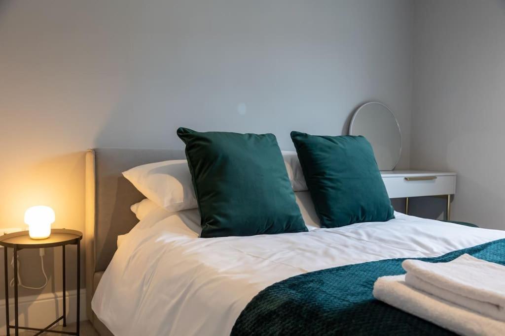 Hereford - Clifton Villa - Beautifully Presented House Located A Short Walk From City Centre - Sleeps 6 Guests - Perfect For Exploring Hereford - Hosted By Rentmyhouse Eksteriør bilde