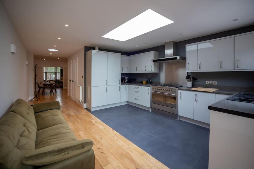 Hereford - Clifton Villa - Beautifully Presented House Located A Short Walk From City Centre - Sleeps 6 Guests - Perfect For Exploring Hereford - Hosted By Rentmyhouse Eksteriør bilde